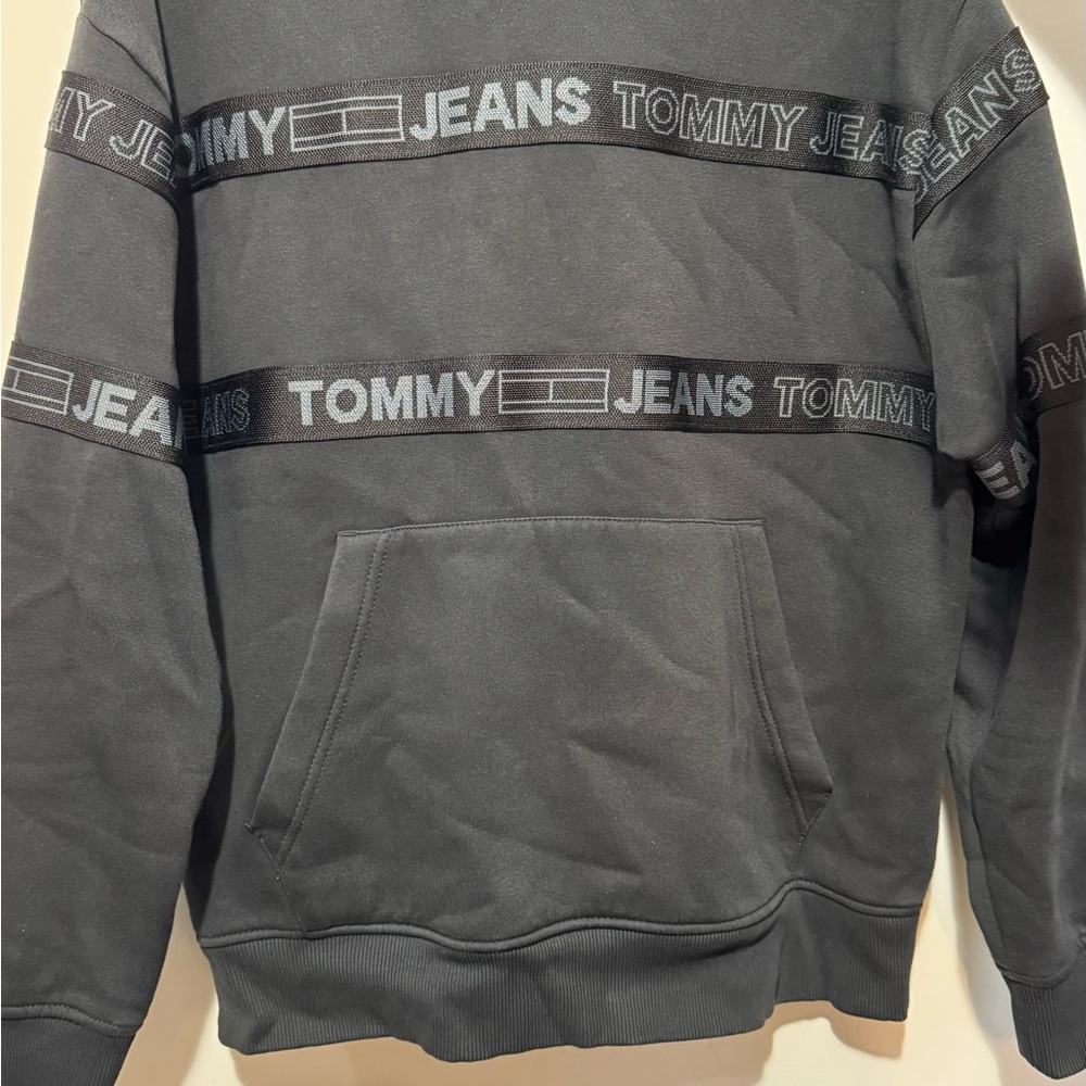 Tommy Hilfiger Gray Crewneck Sweater